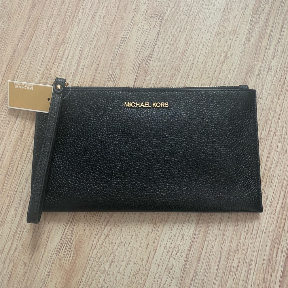 NWT Michael Kors wristlet